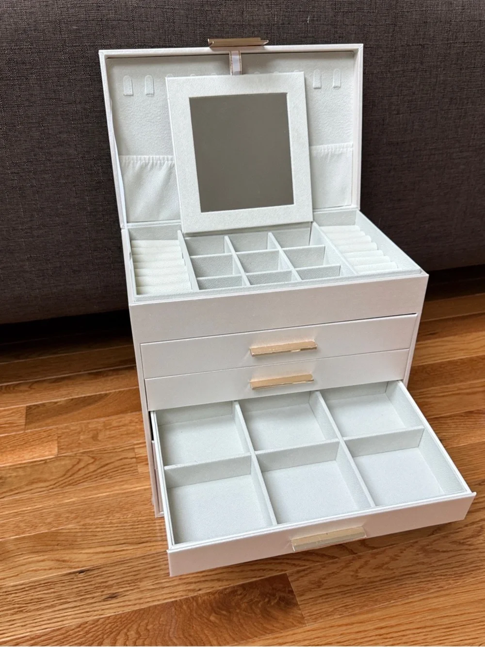 Jewelry organizer